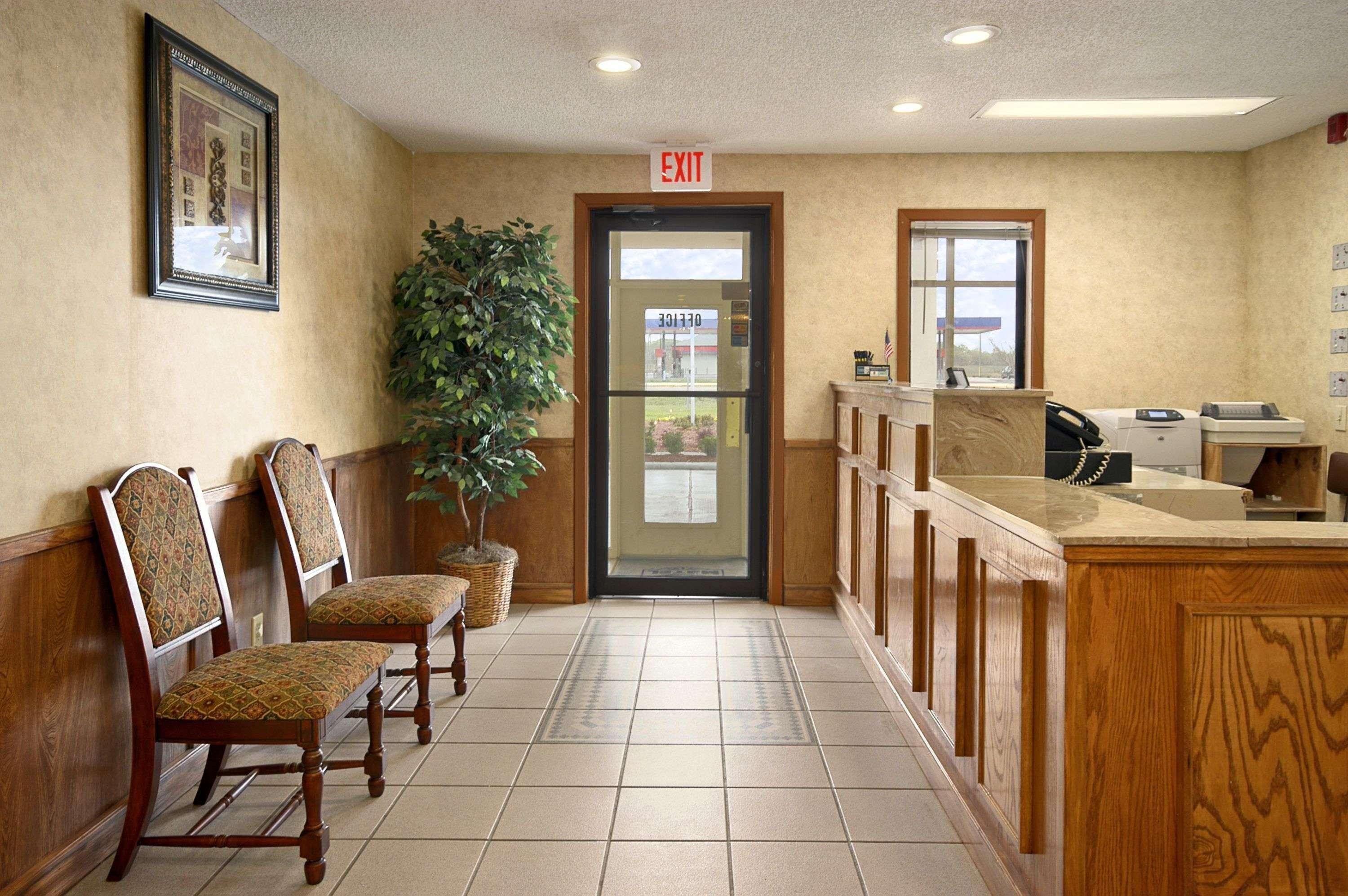 Super 8 By Wyndham Rayville Exterior photo
